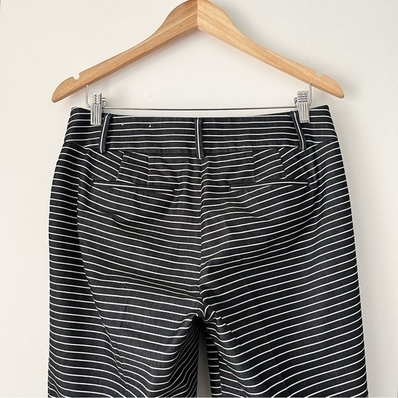 Ann Taylor Loft Julie Navy & White Striped Cropped Riviera Capri Pants Size 6 - Picture 7 of 14